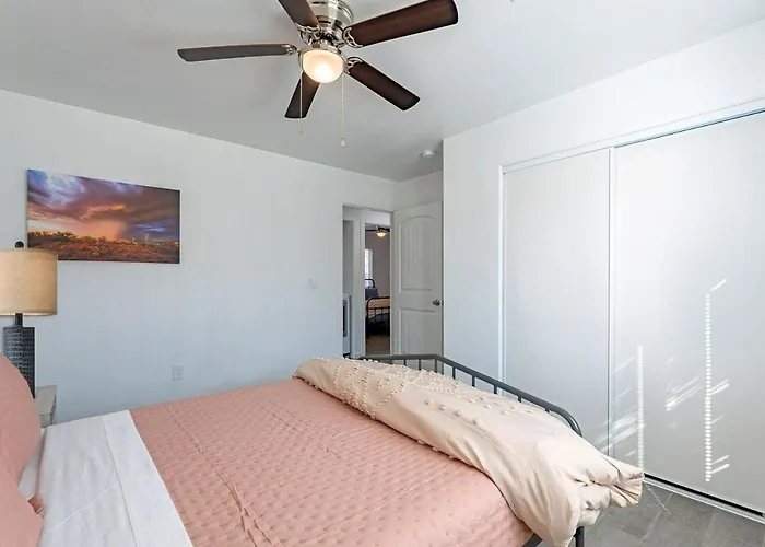 Casa Cielo - Eco-friendly 2bd Near Gem Show & I-10 Holiday home